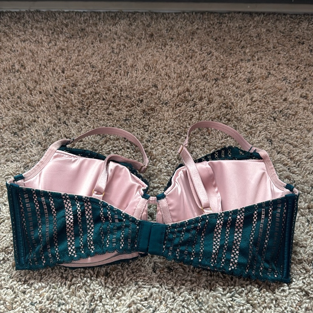Victoria’s Secret Bra Bundle - Picture 4 of 12